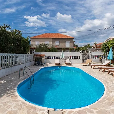 شقة In With Swimming Pool