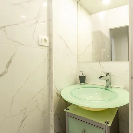 Appartamento 2 Bedroom Awesome In