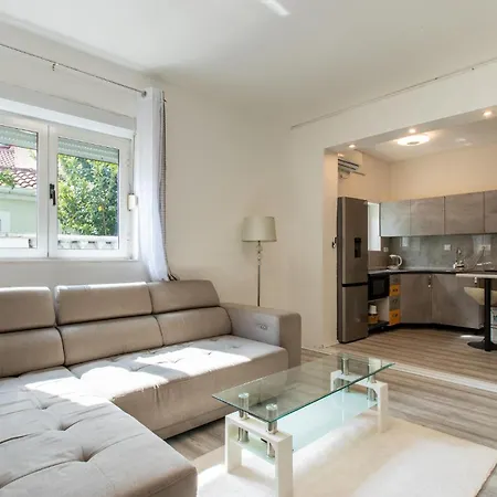 2 Bedroom Awesome In Appartamento *