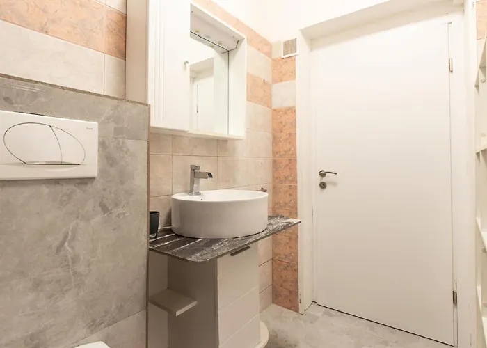 Appartamento 2 Bedroom Awesome In *