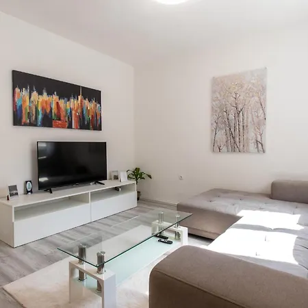 2 Bedroom Awesome In