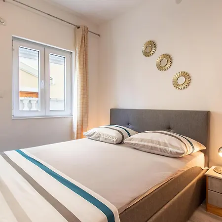 Apartment In With Swimming Pool