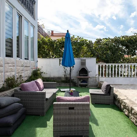 2 Bedroom Awesome In * Zadar