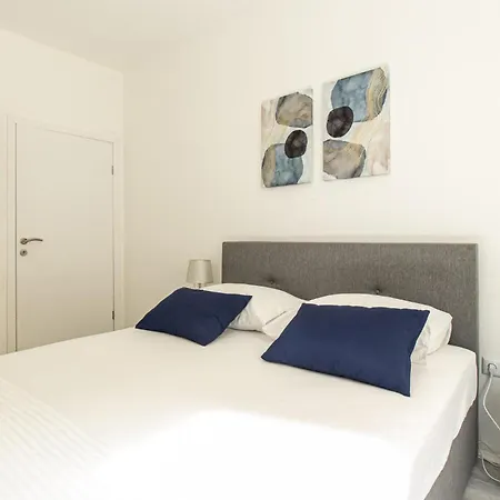 In With Swimming Pool Apartment Zadar