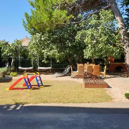 2 Bedroom Awesome In Apartment *