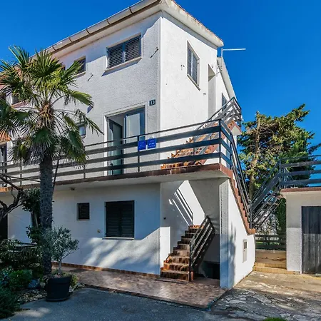 2 Bedroom Awesome In Nin