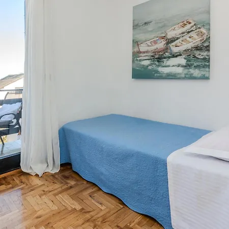 2 Bedroom Awesome In *