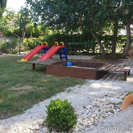2 Bedroom Awesome In Apartment