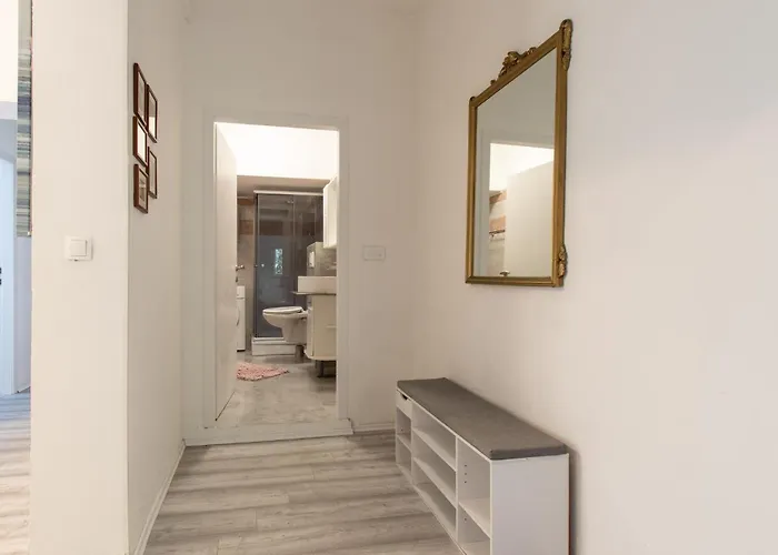 2 Bedroom Awesome In *