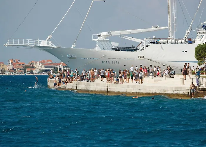 2 Bedroom Awesome In