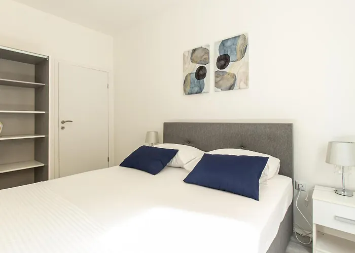 2 Bedroom Awesome In Apartman Zadar