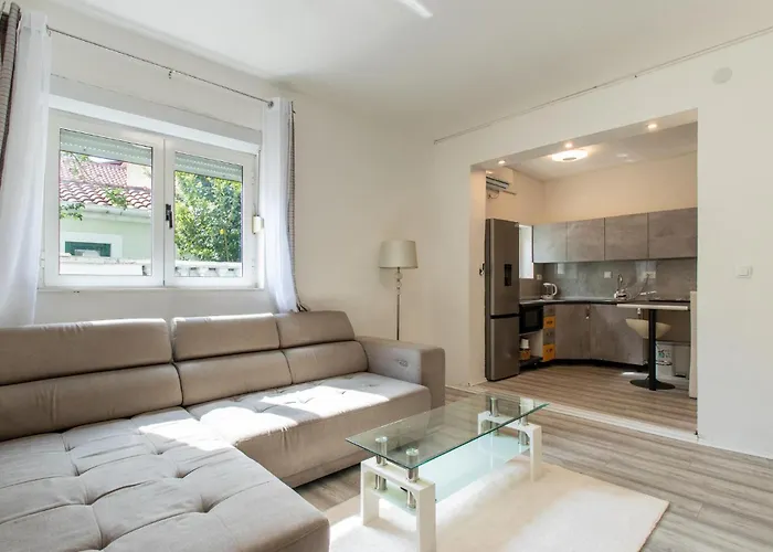 2 Bedroom Awesome In Apartman *